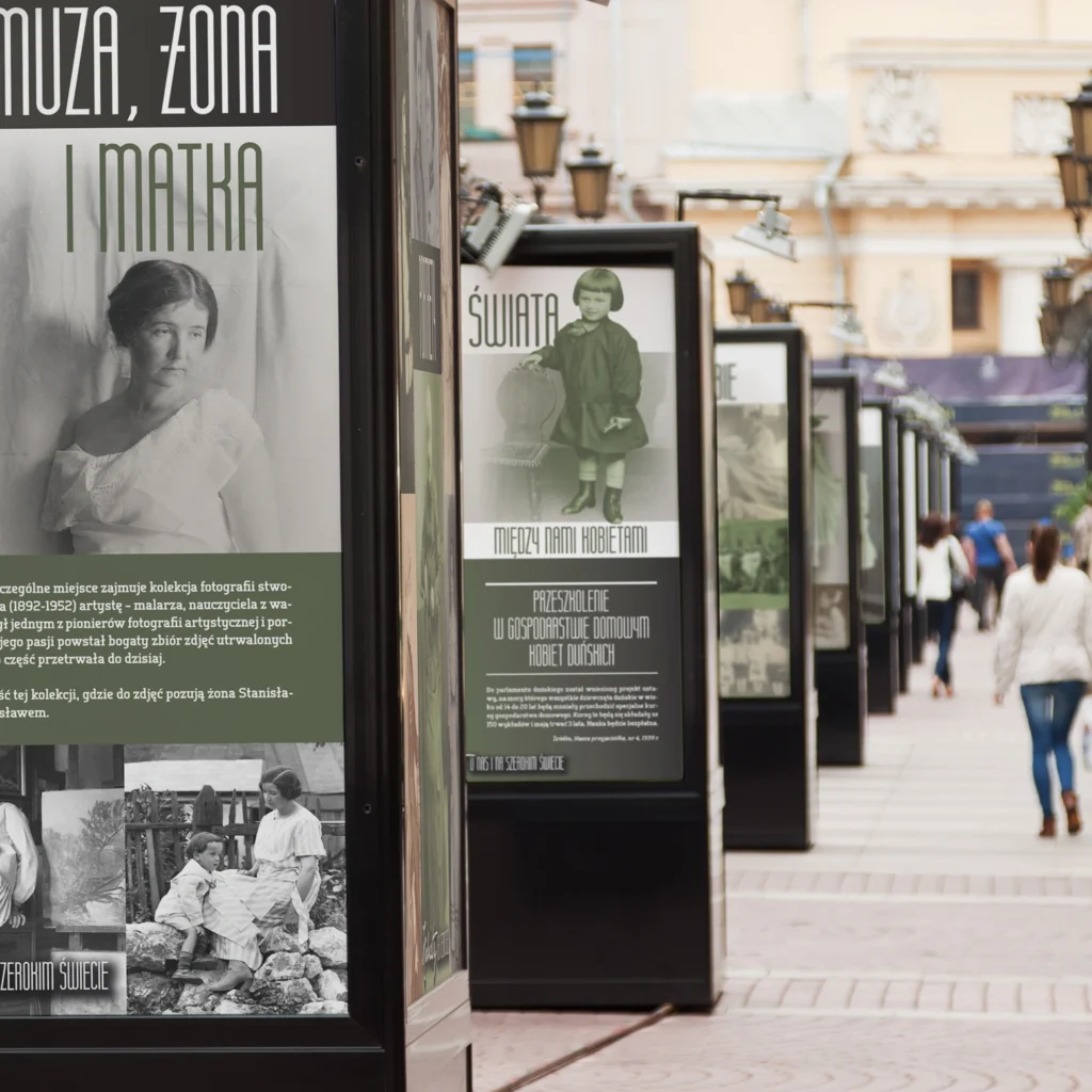 kobiety u nas i na szerokim świecie wystawa Muzeum Miejskie w Wadowicach mockup