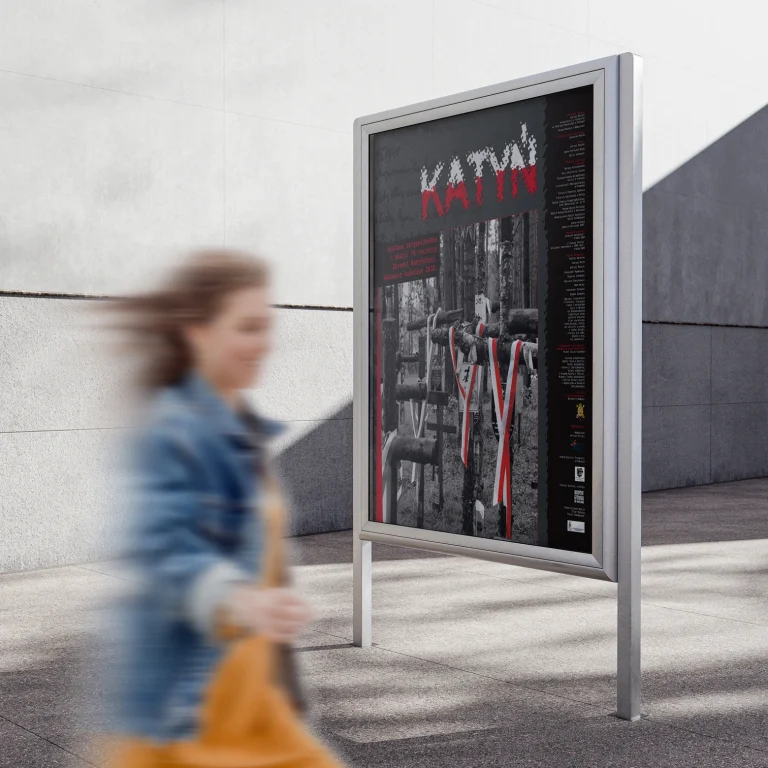 wystawa-plenerowa-mockup-katyn.webp